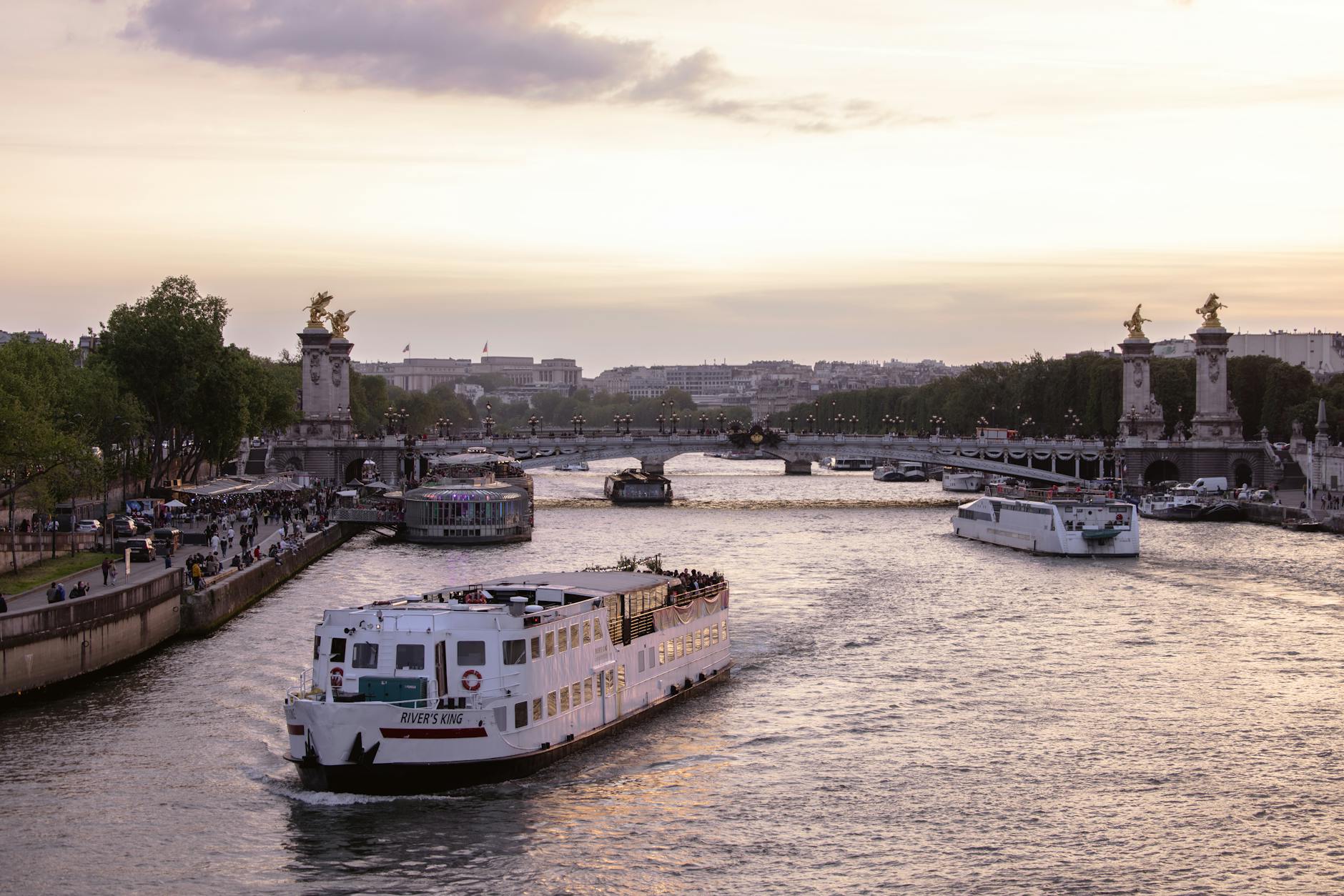 Family on a Seine River cruise in Paris with kids