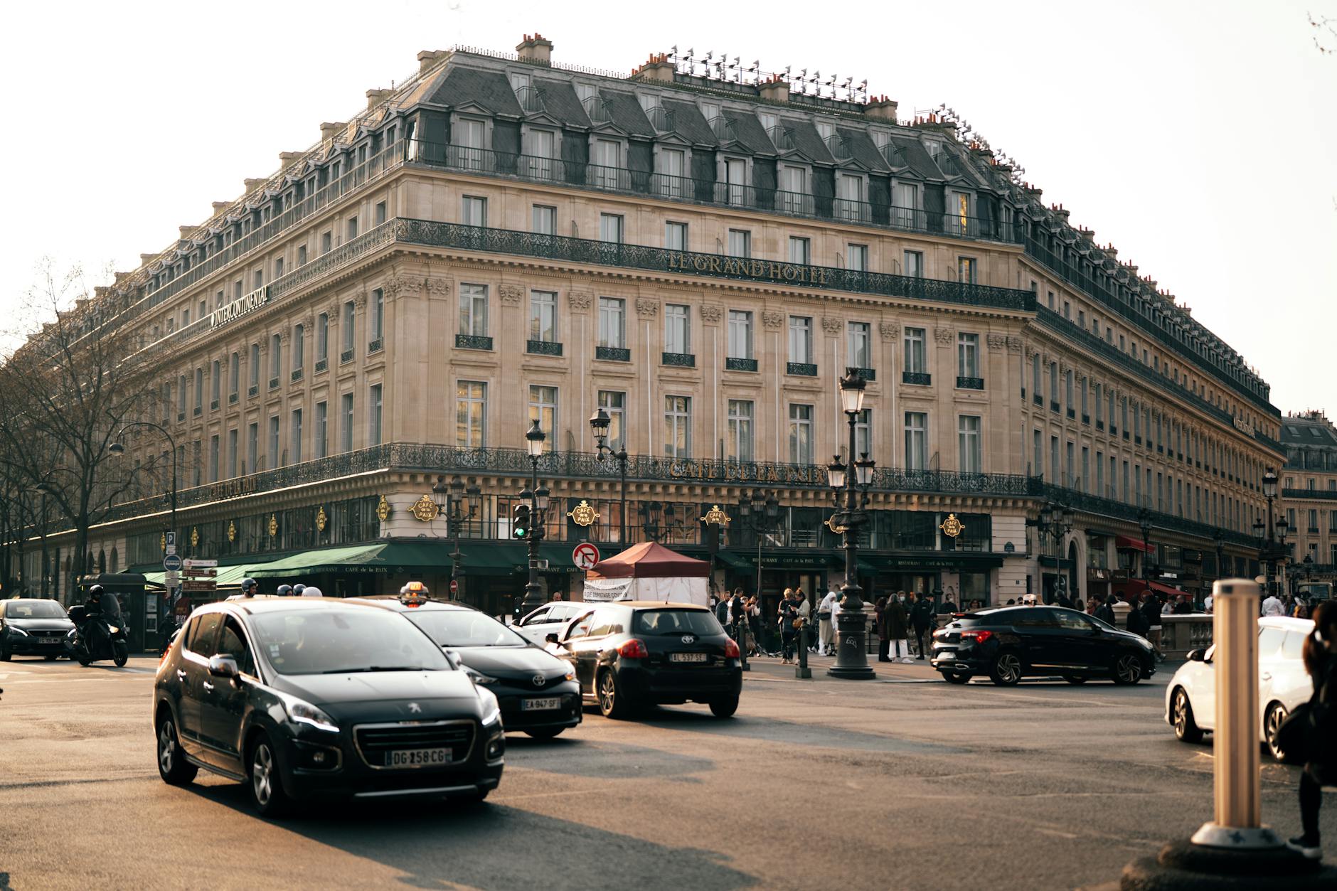 paris apartment rental vs hotel - Paris