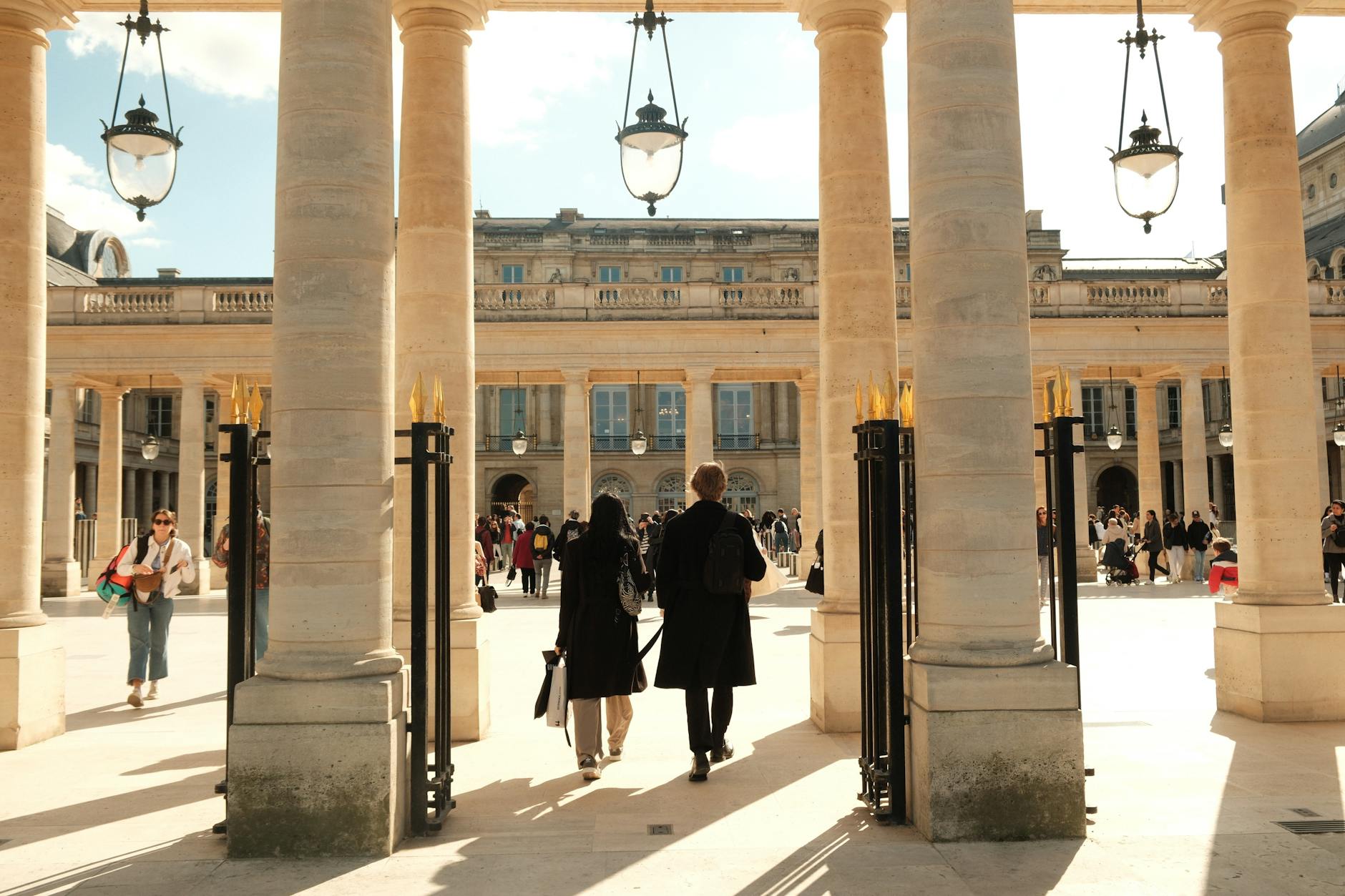 Budget travel in Paris starting with the right accommodation