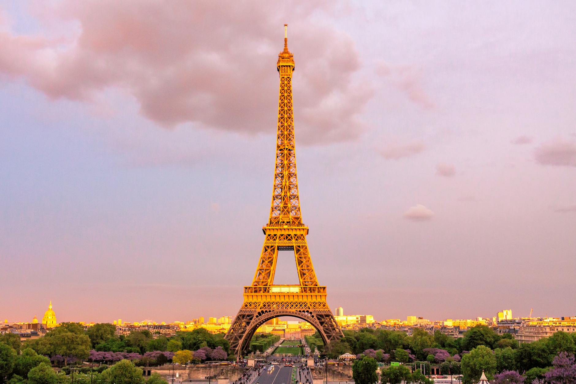 The Eiffel Tower framed in a Paris hotel window, the goal of any hotels with eiffel tower view search