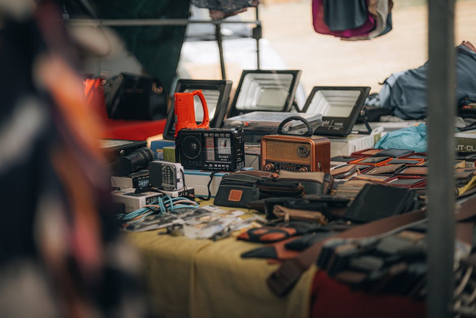 Saint-Ouen flea market alley - paris flea markets
